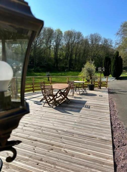 Le Manoir Du Val Douvres-la-Délivrande Exterior foto